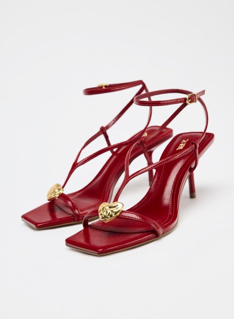 زارا صندل بكعب عالي الكعب بتفاصيل معدنية - Image 2