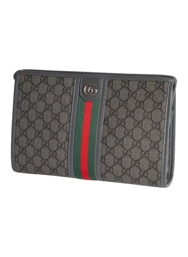 غوتشي حقيبة Gucci GG Supreme كلاتش للجنسين – رمادي وأسود مع شريط ويب المميز - Image 1