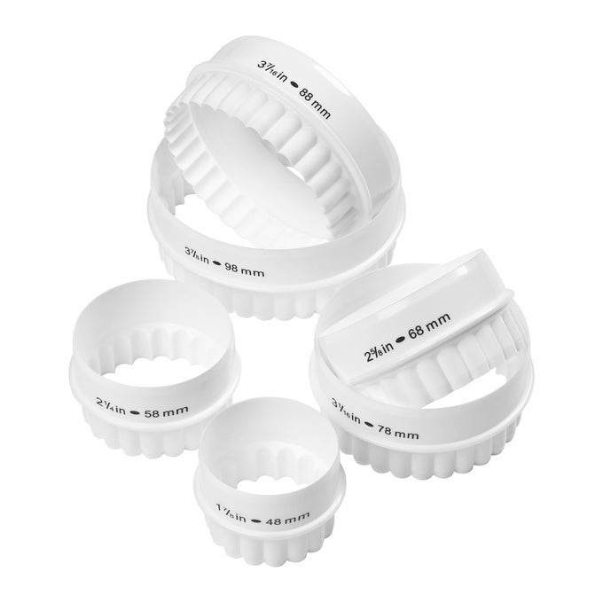 REVERSIBLE PASTRY AND COOKIE CUTTERS PERFECT FOR PASTRY COOKIE DOUGH BISCUITS SCONES AND MANY MORE DOUBLE EDGED FOR BOTH FLUTED AND STRAIGHT CUT 6 PIECES WITH SIZES FROM 48MM TO 98MM
