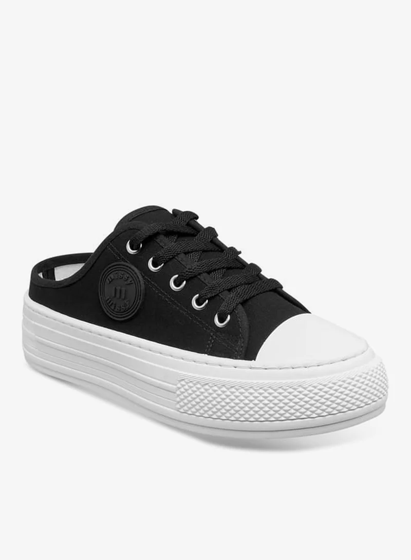 ميسي سنيكرز نسائي بشعار مطرز ورباط