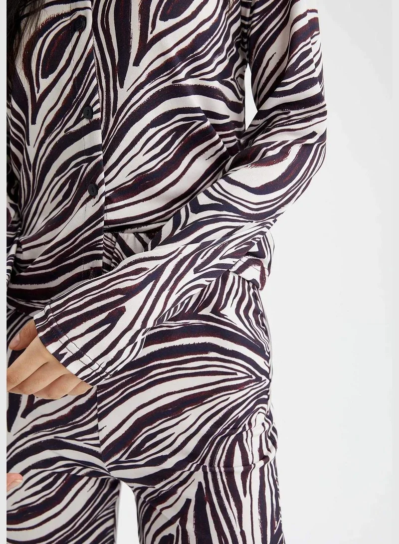 ديفاكتو Regular Fit Long Sleeve Zebra Print T-Shirt
