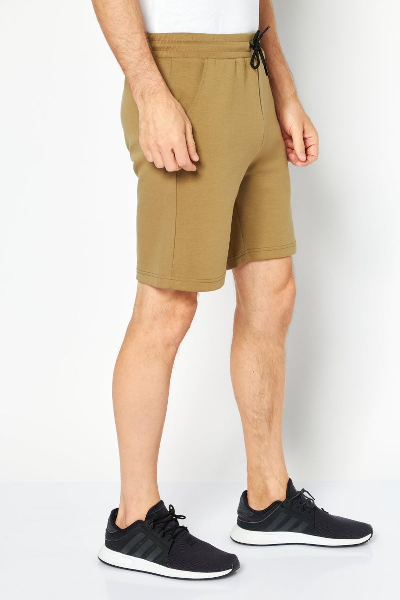 TapouT شورتات تدريب رياضية للرجال بتصميم جريء، زيتوني جديد - Image 4