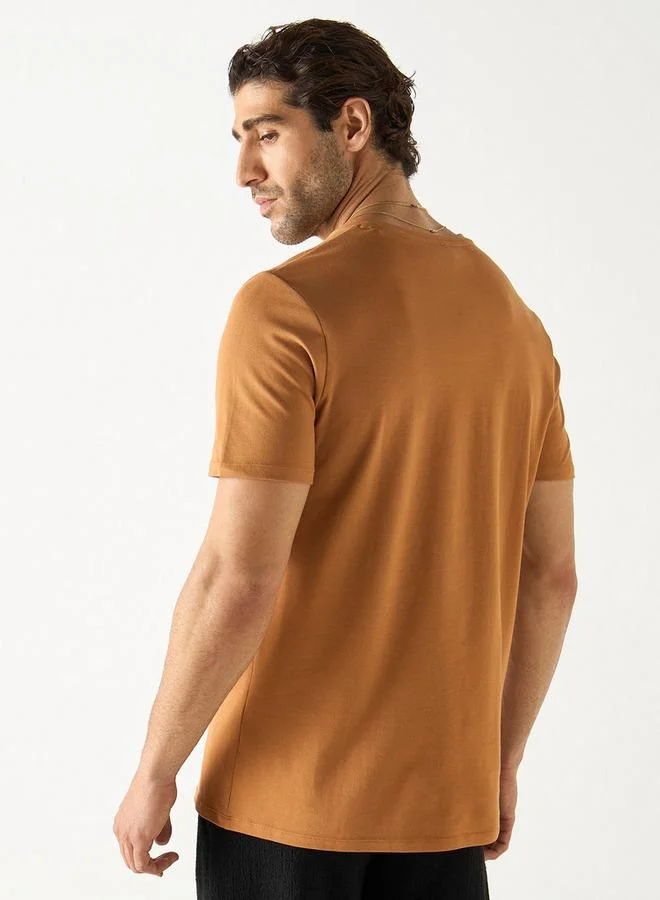 Iconic Iconic Slogan Print Crew Neck T-shirt with Short Sleeves