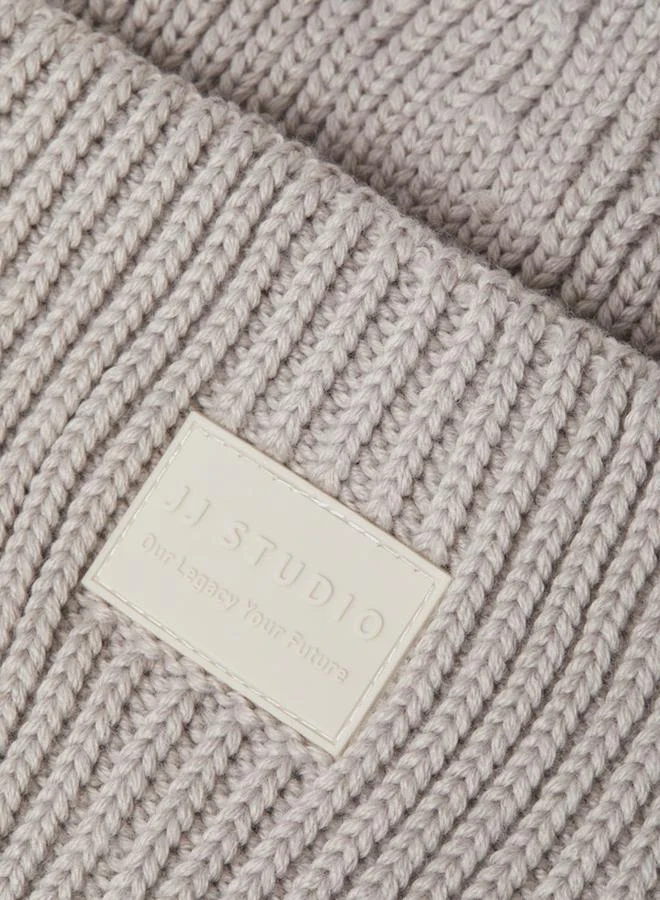 جاك اند جونز قبعة محبوكة بتفاصيل شارة