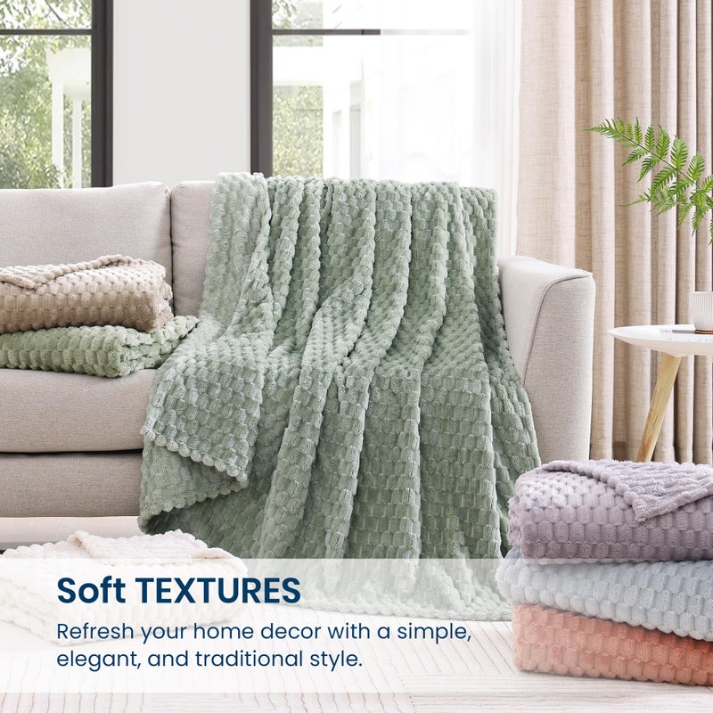 Monbix Light Sage Green Fleece Throw Blanket for Couch- Room Decor Soft Cozy Blankets for Women, Lightweight Fleece Flannel Bed Blanket Suitable for All Seasons(50"Ã—60",Light Sage Green) - Image 5