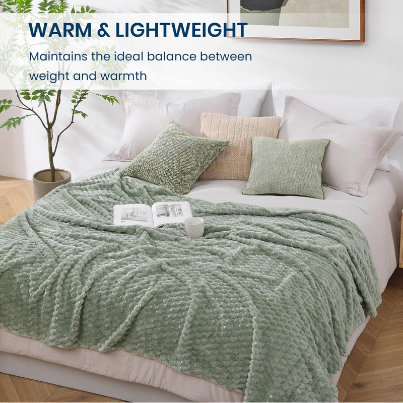 Monbix Light Sage Green Fleece Throw Blanket for Couch- Room Decor Soft Cozy Blankets for Women, Lightweight Fleece Flannel Bed Blanket Suitable for All Seasons(50"Ã—60",Light Sage Green) - Image 4