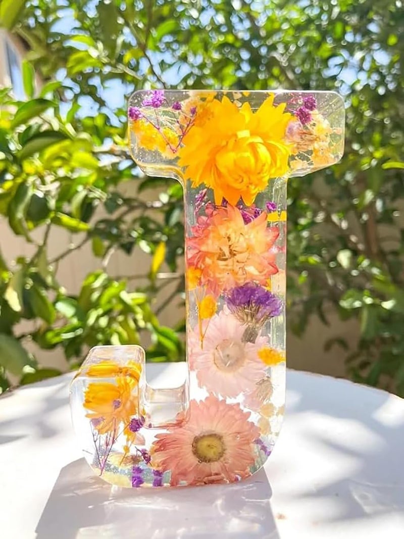 Floral resin letter night light (M letter) - LED light embedded in dried flowers, personalized floral light - Image 4