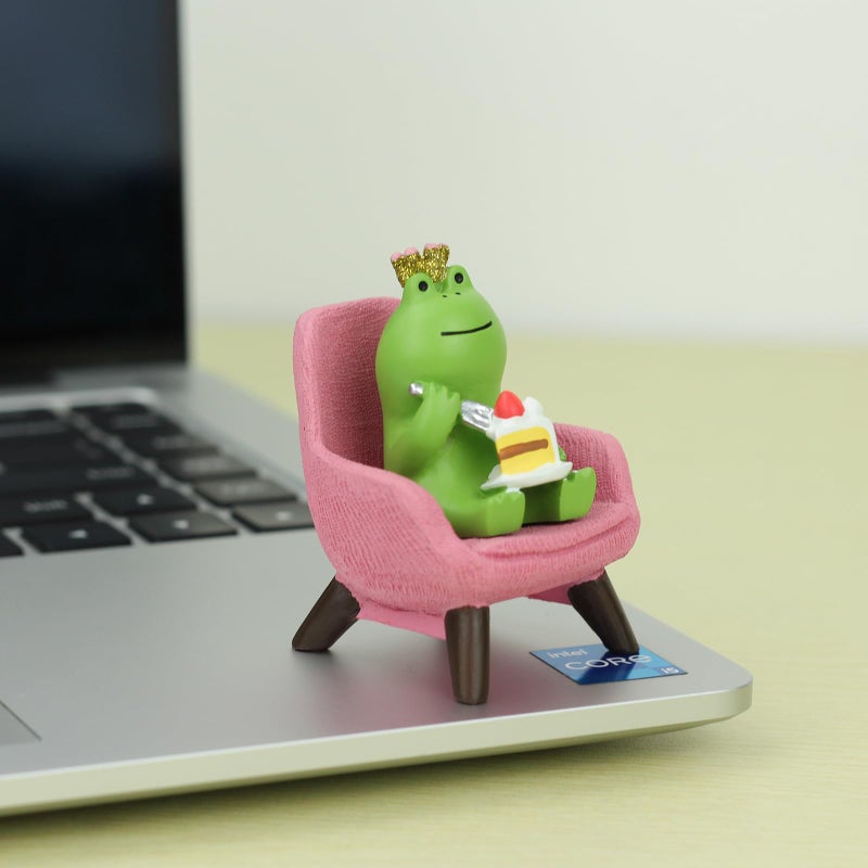 Refintural Miniature Frog Eating Cake Figurine - Funny Shelf Desk Decoration - Perfect Cute Frog Gift (Pink Sofa) - Image 4