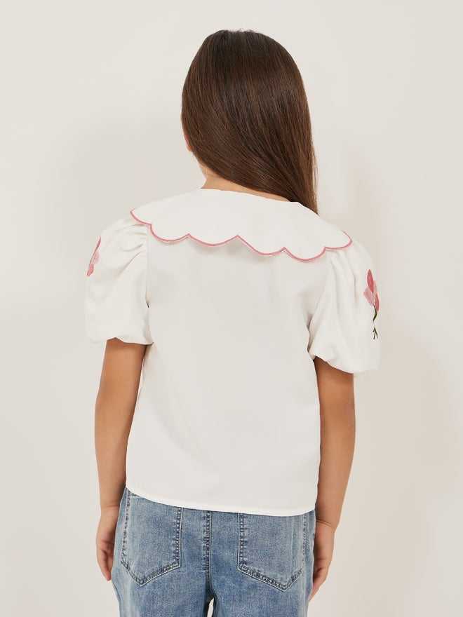 ستايلي بلوزة بأزرار وياقة بيتر بان مطرزة - Image 4