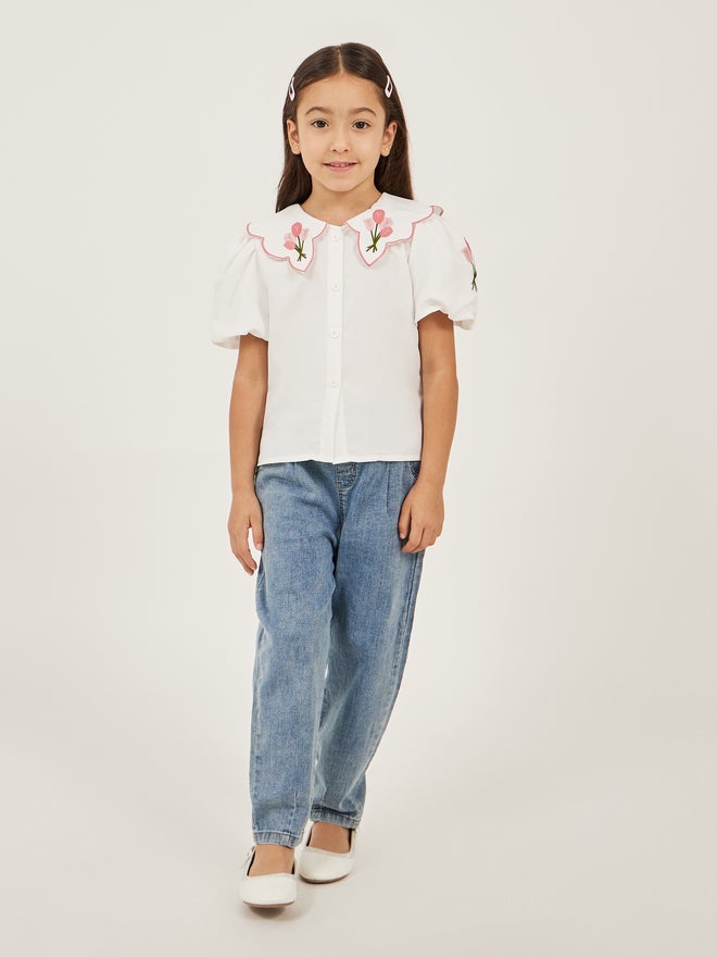 ستايلي بلوزة بأزرار وياقة بيتر بان مطرزة - Image 2