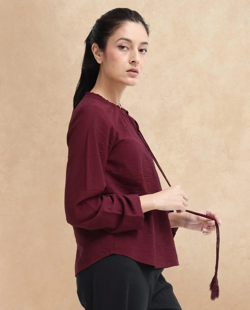 Rareism Women's Feminine Ruffled Neck Top