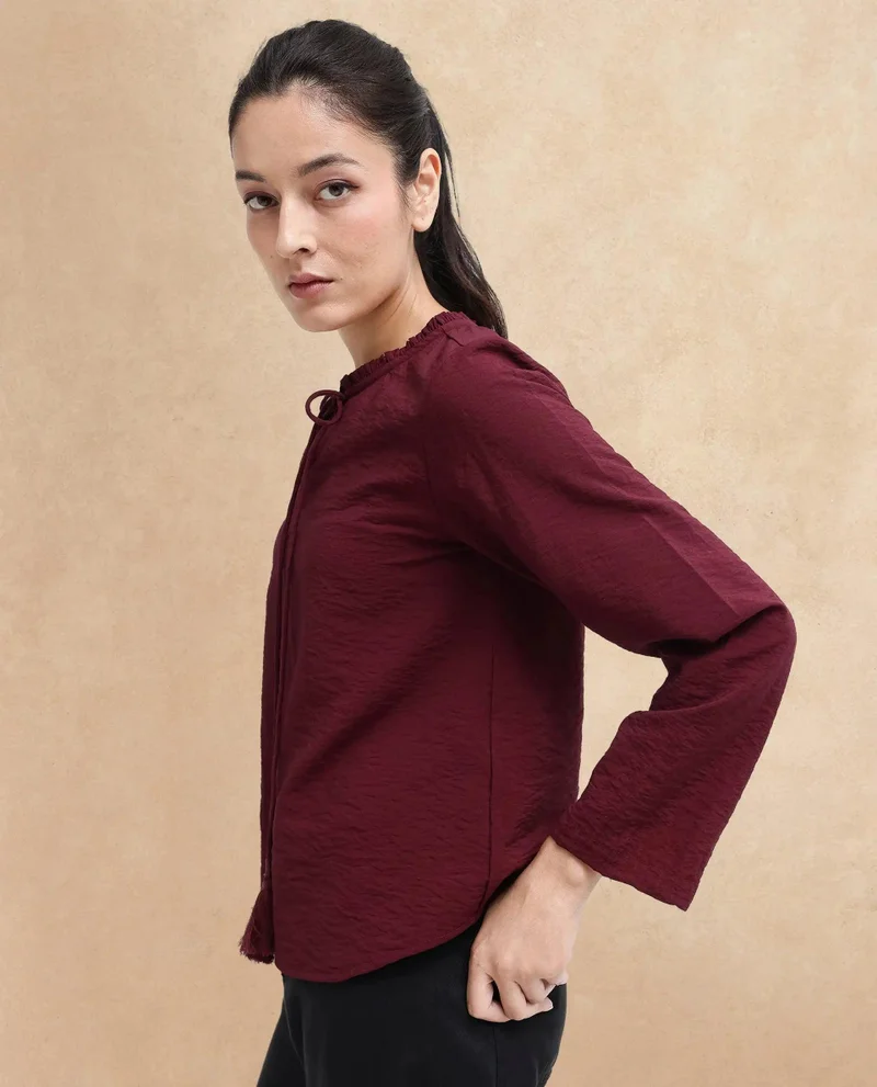 Rareism Women's Feminine Ruffled Neck Top