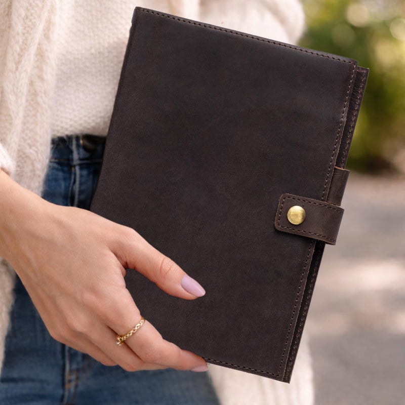 NomadCraftsCo. A5 Refillable Leather Journal for Men and Women with Pen, Leather Notebook, Bound Cover, Premium Writing Diary - Image 2