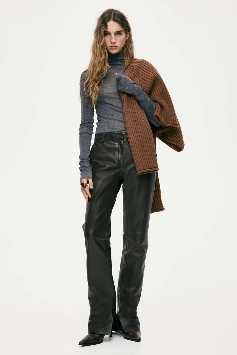 اتش اند ام بلوزة من الصوف بقبة بولو