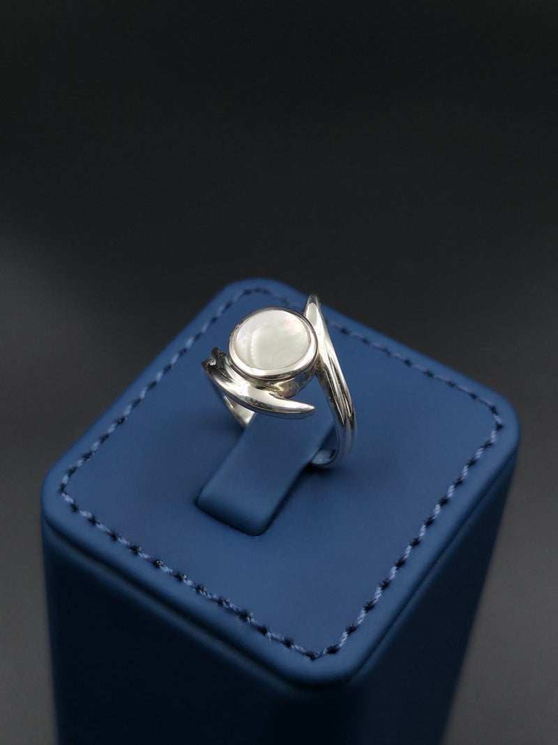 Kanira Premium 925 Sterling Silver Sunburst Pinwheel Ring with Pearl | Minimalist Ring for Women | KANIRA | Size 7 - Image 3