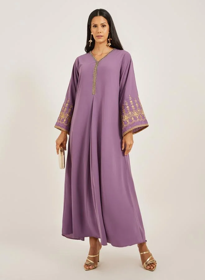 تايك تو كفتان مطرز بياقة على شكل حرف  من ستايلي