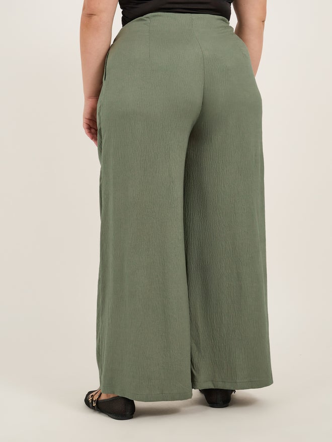 Styli Styli Plus Size Pleated Wide Leg Pants  - Image 4