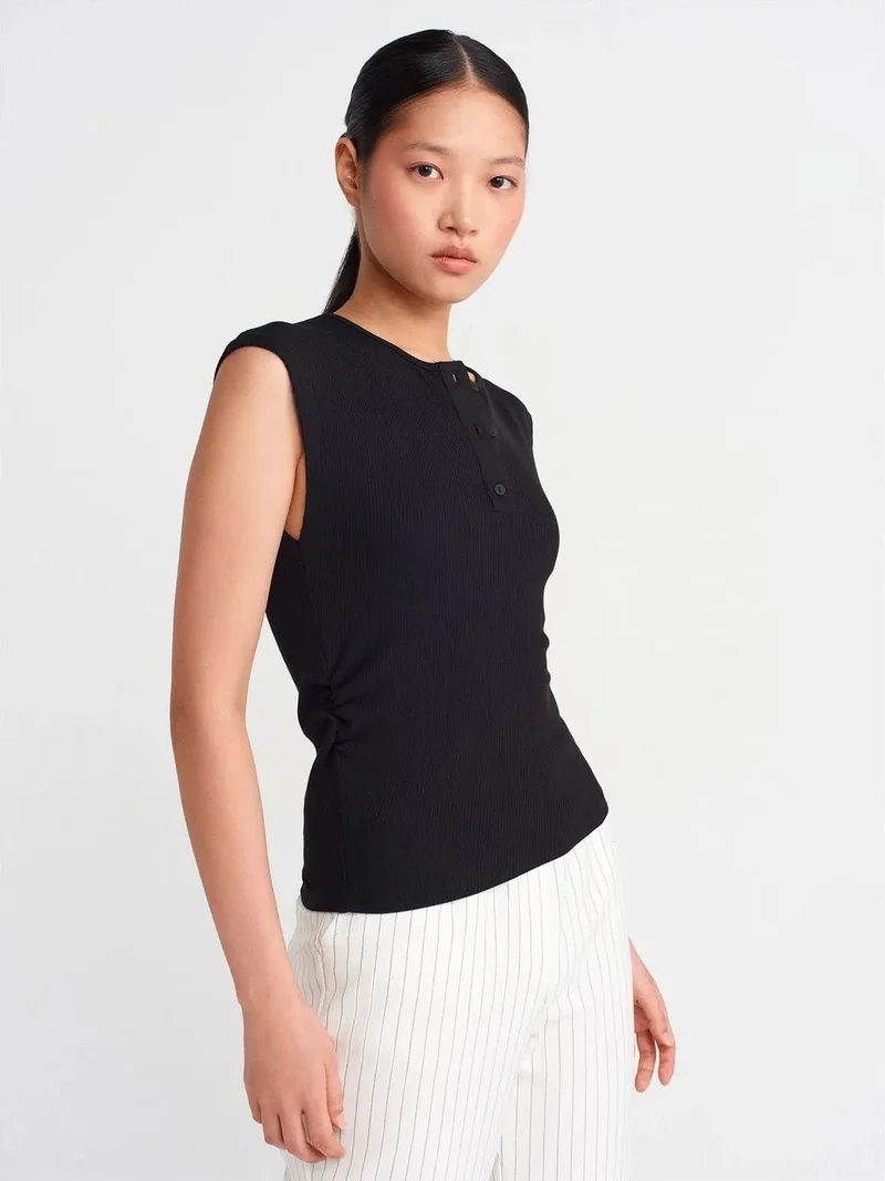 ديلفين Dilvin Sleeveless Ribbed Button-Front Blouse