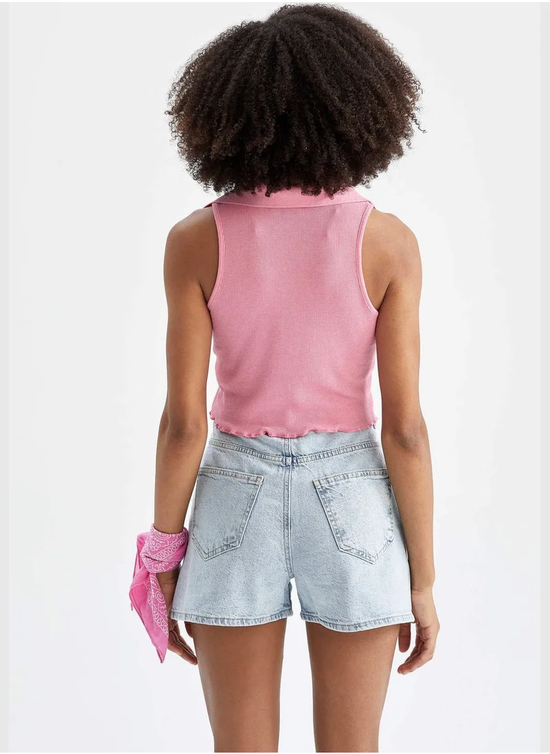 ديفاكتو Slim Fit Sleeveless Crop Top