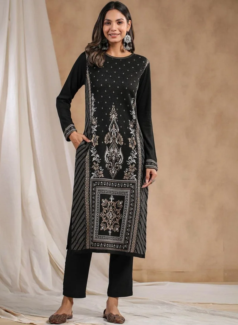 ISHIN Regular Fit Three-Quarter Sleeve Printed Black Cotton Woven Kurta Set For Women Flat Collar Perfect For Wedding And Engagement Pull On Closure