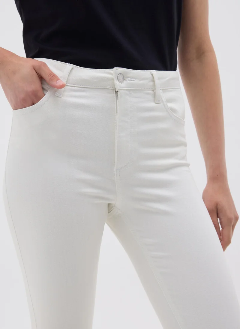 او في اس WOMEN'S WHITE SKINNY FIT DENIM JEANS