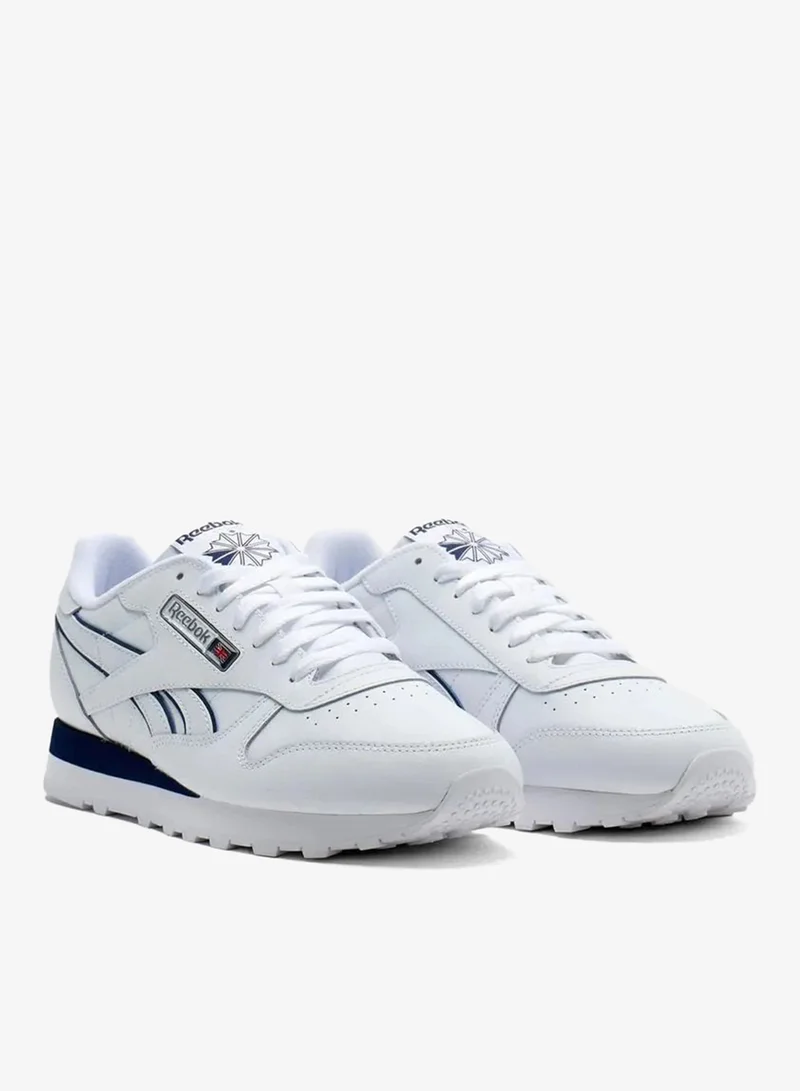 ريبوك The clean, minimalist design keeps your look fresh. These Reebok Classic Leather shoes update the iconic retro style. A supple Leather upper and logos pulled from the archives give you sneakers that always work, no matter what you wear them with.