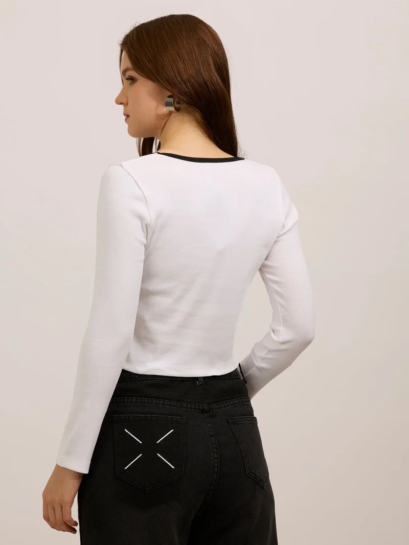 OUTZIDR White Contrast Rib Knit Top