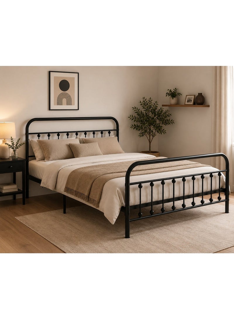 متجر ان زون سرير حديد مودرن فاخر مقاس 120 × 200 سم – هيكل معدني قوي مطلي باللون الأسود – تصميم أنيق مع لوح رأس ولوح قدم مزخرف – مناسب لغرف النوم الرئيسية وغرف الشباب والضيوف - Image 1