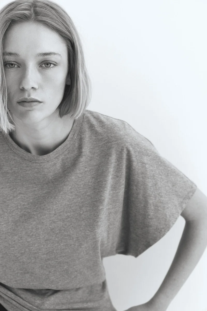 اتش اند ام تي-شيرت بأكمام انسيابية واسعة