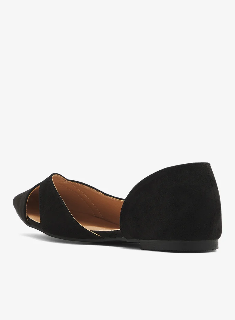 ايلا أحذية باليه من جلد الغزال بتفاصيل مقصوصة