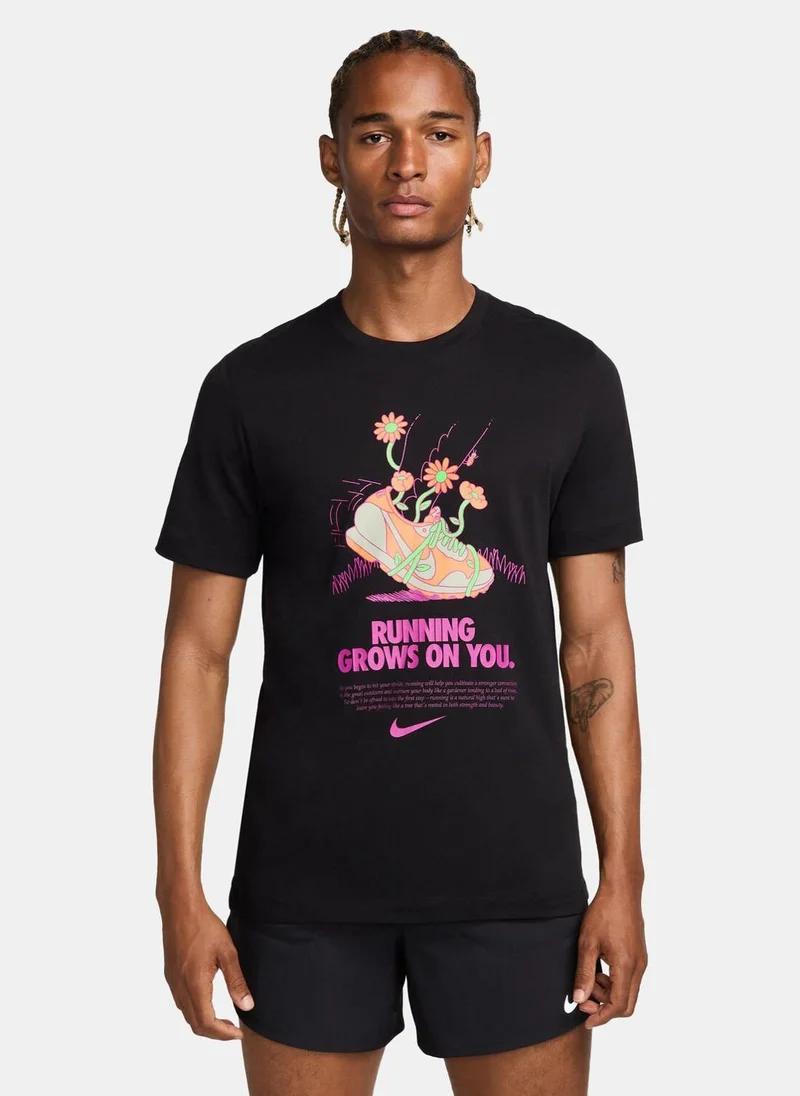 نايكي Men's Dri-FIT Running T-Shirt