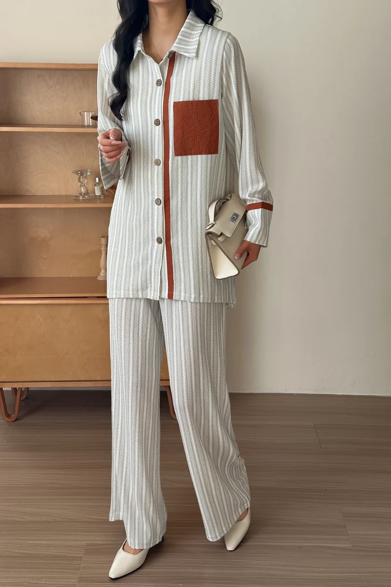 هاسال Textured Suit with embroidered pocket