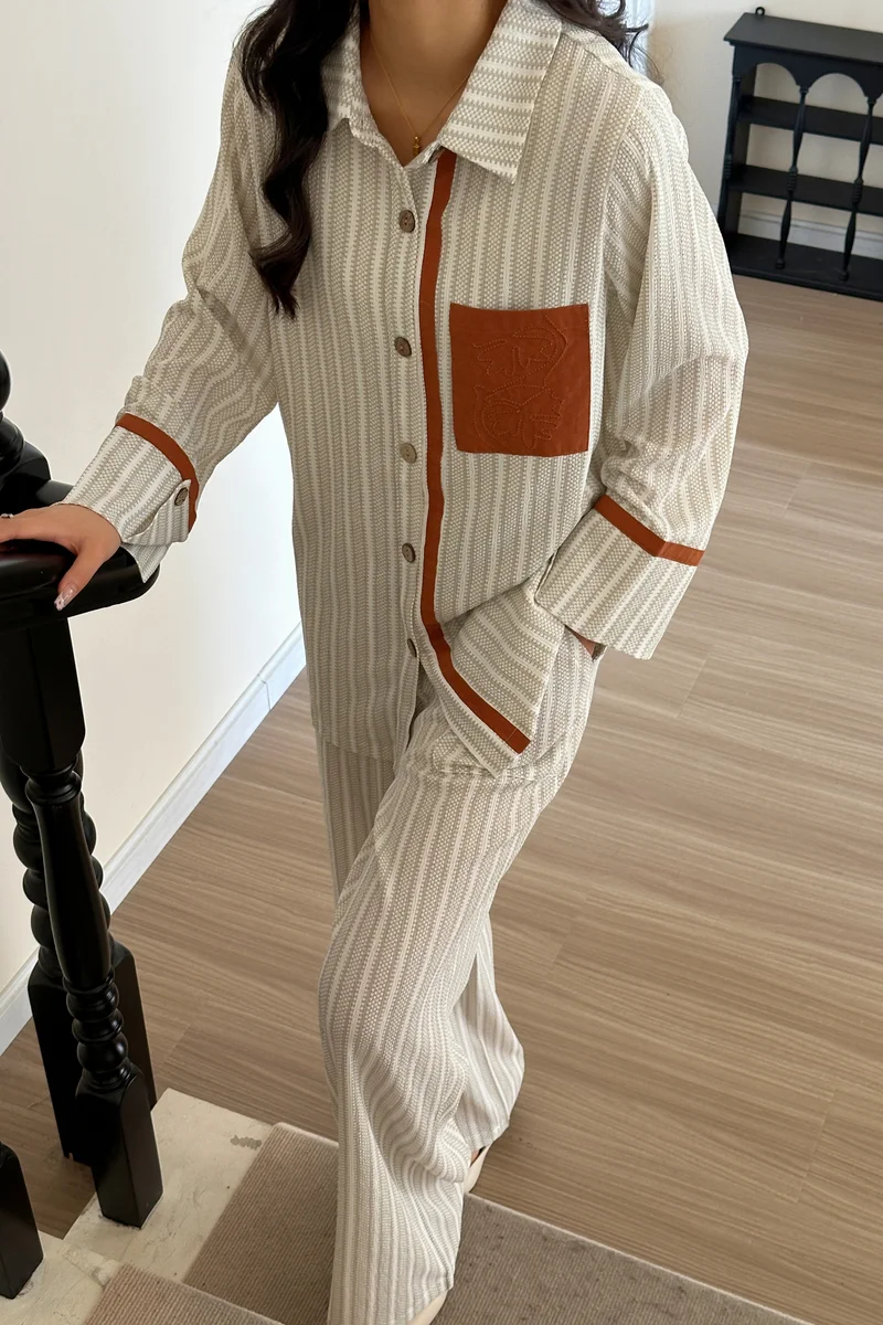 هاسال Textured Suit with embroidered pocket