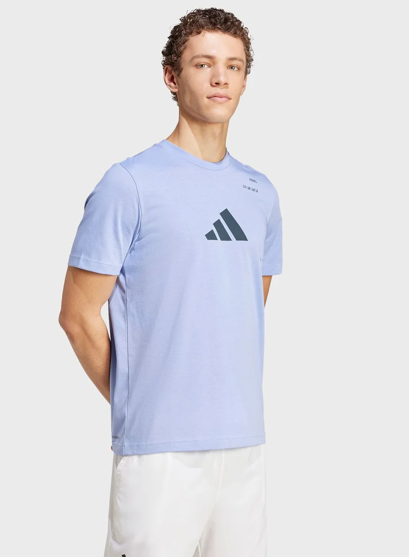 adidas تيشيرت مزين بطبعة رسومات