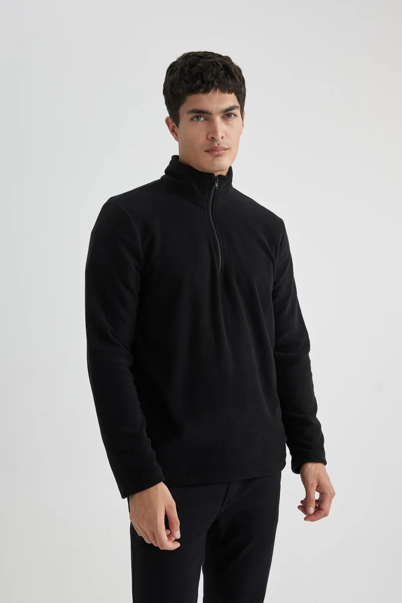 ديفاكتو Regular Fit Sweatshirt