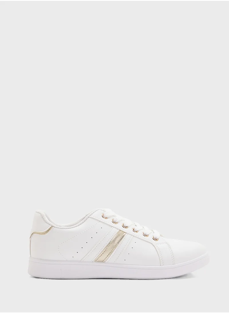أندرينا Metallic Stripe Sneaker