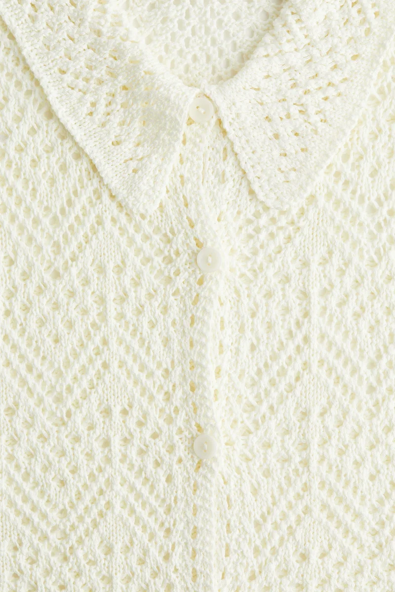 اتش اند ام قميص بأكمام قصيرة من خامة بثقوب