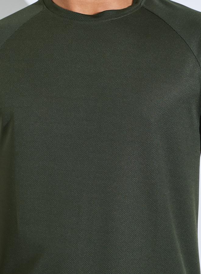 Styli Active Men Olive Raglan Sleeve Muscle Fit T-Shirt - Image 3