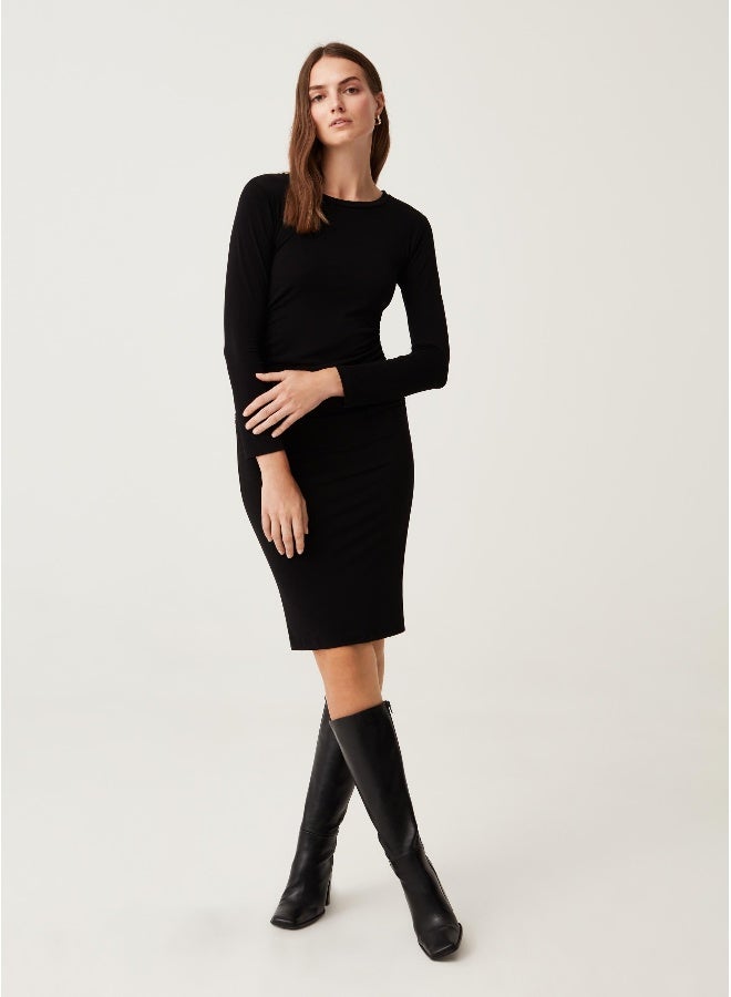 او في اس فستان سادة بأكمام طويلة - Image 1