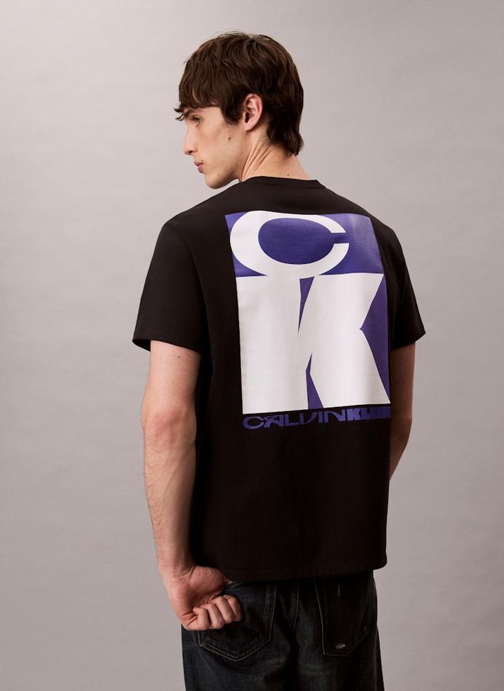 Calvin Klein Jeans Bold Logo Graphic Relaxed T-Shirt - Image 2