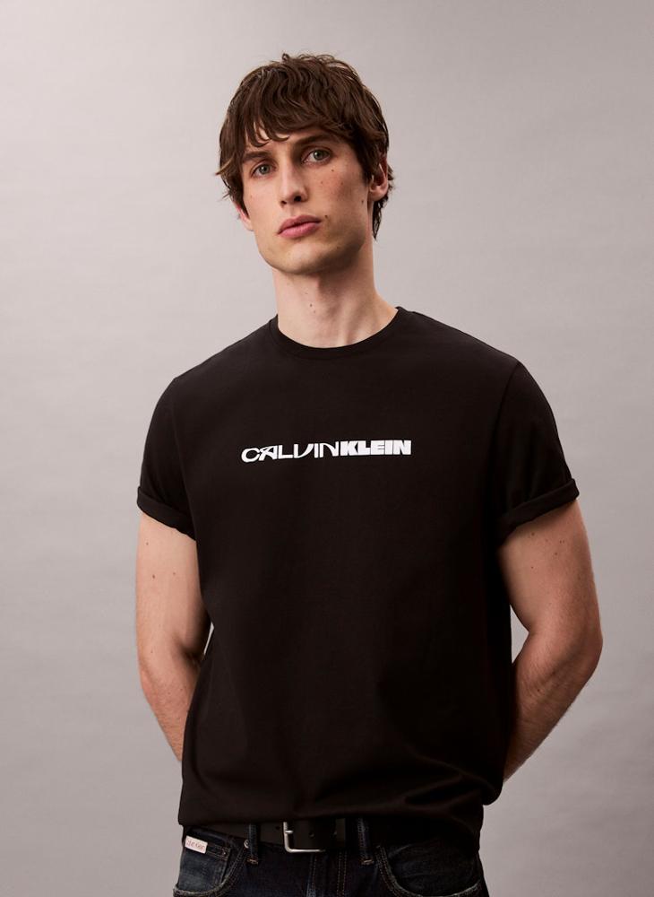Calvin Klein Jeans Bold Logo Graphic Relaxed T-Shirt - Image 4