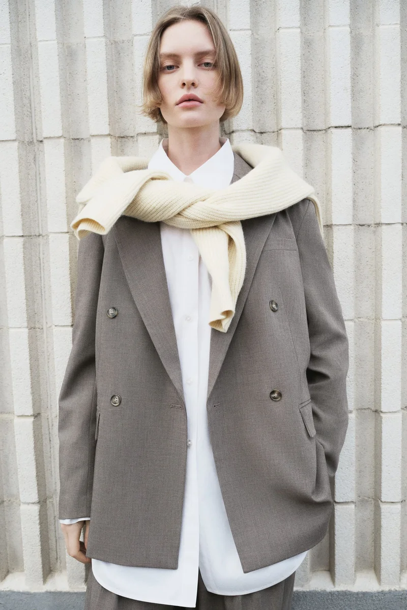 اتش اند ام بليزر بصف مزدوج من الأزرار