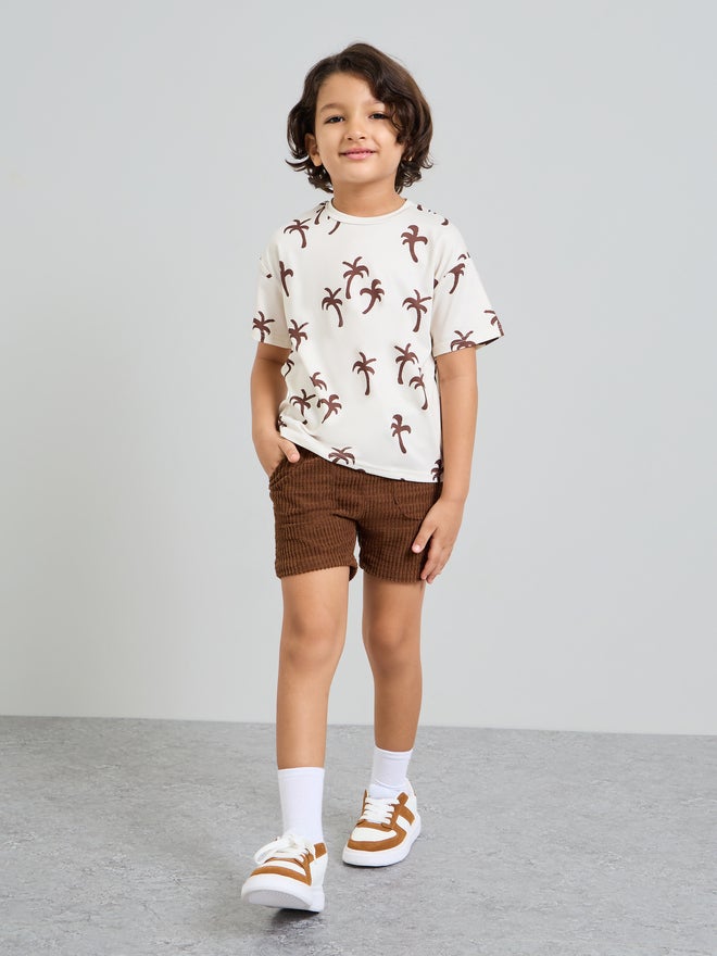 Styli Boys All-Over Palm Print Regular Fit T-Shirt and Textured Knit Shorts Set - Image 2