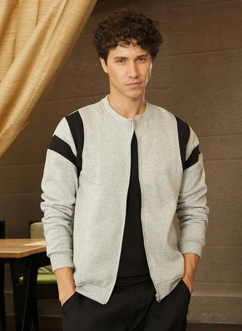 Campus Sutra Men's Light Grey Zip-Front Jacket With Contrast Detail