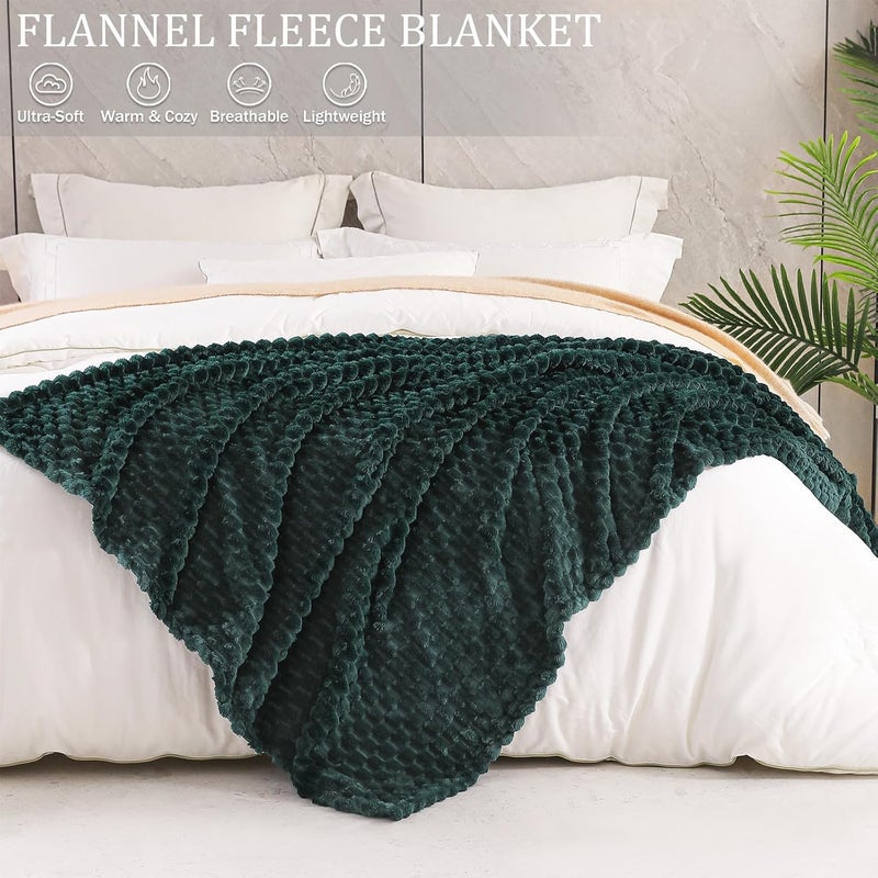 King Size Soft Fleece Blanket, 90x104 Inches Stylish Jacquard Velvet Blanket for Bed, Fuzzy Cozy Lightweight for All Season, Forest Green - Image 3