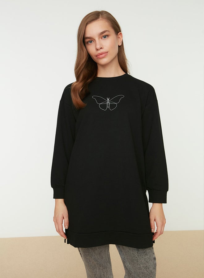 trendyol Black Crew Neck Slit Detailed Printed Knitted Sweatshirt - Image 2