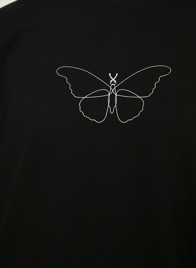 trendyol Black Crew Neck Slit Detailed Printed Knitted Sweatshirt - Image 4