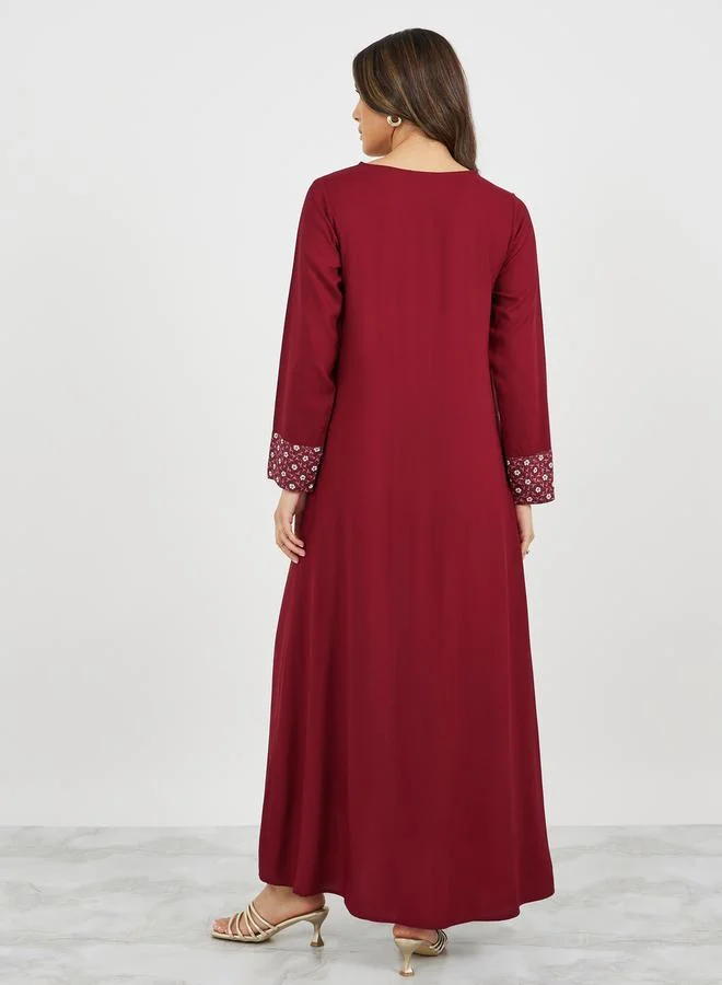 Styli Printed Panel V-Neck Jalabiya with lace Detail