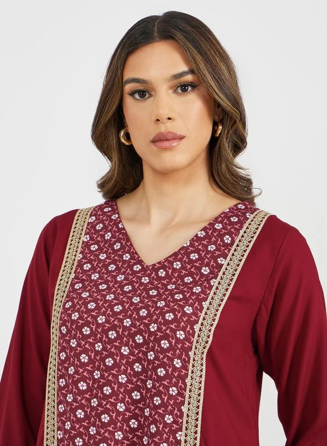 Styli Printed Panel V-Neck Jalabiya with lace Detail
