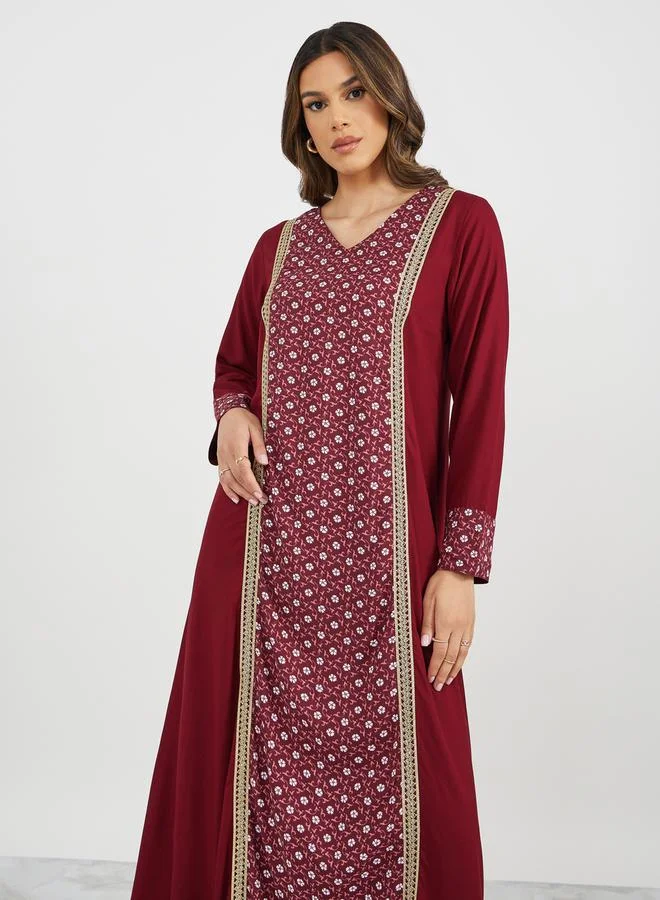 Styli Printed Panel V-Neck Jalabiya with lace Detail